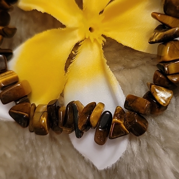 Tigereye Elastic Bracelet - Picture 3 of 4